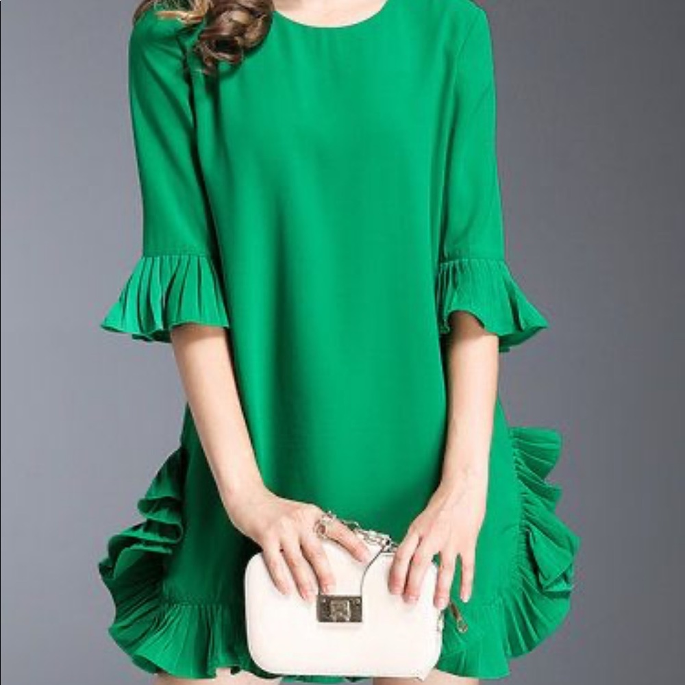 Miss look green frill sleeve statement dress. Size 4.